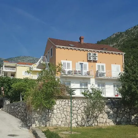 Two-bedroom In Apartamento Slano