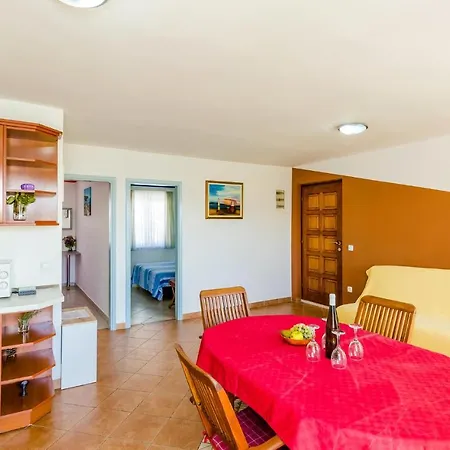 Apartamento Two-bedroom In Slano